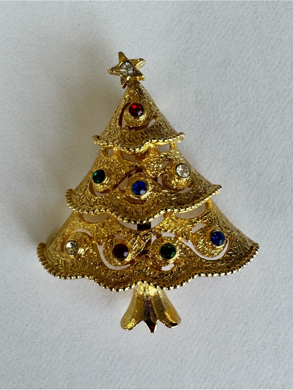 Vintage J.J Jonette Christmas Tree Brooch Pin Signed Gold Tone Rhinestones Star
